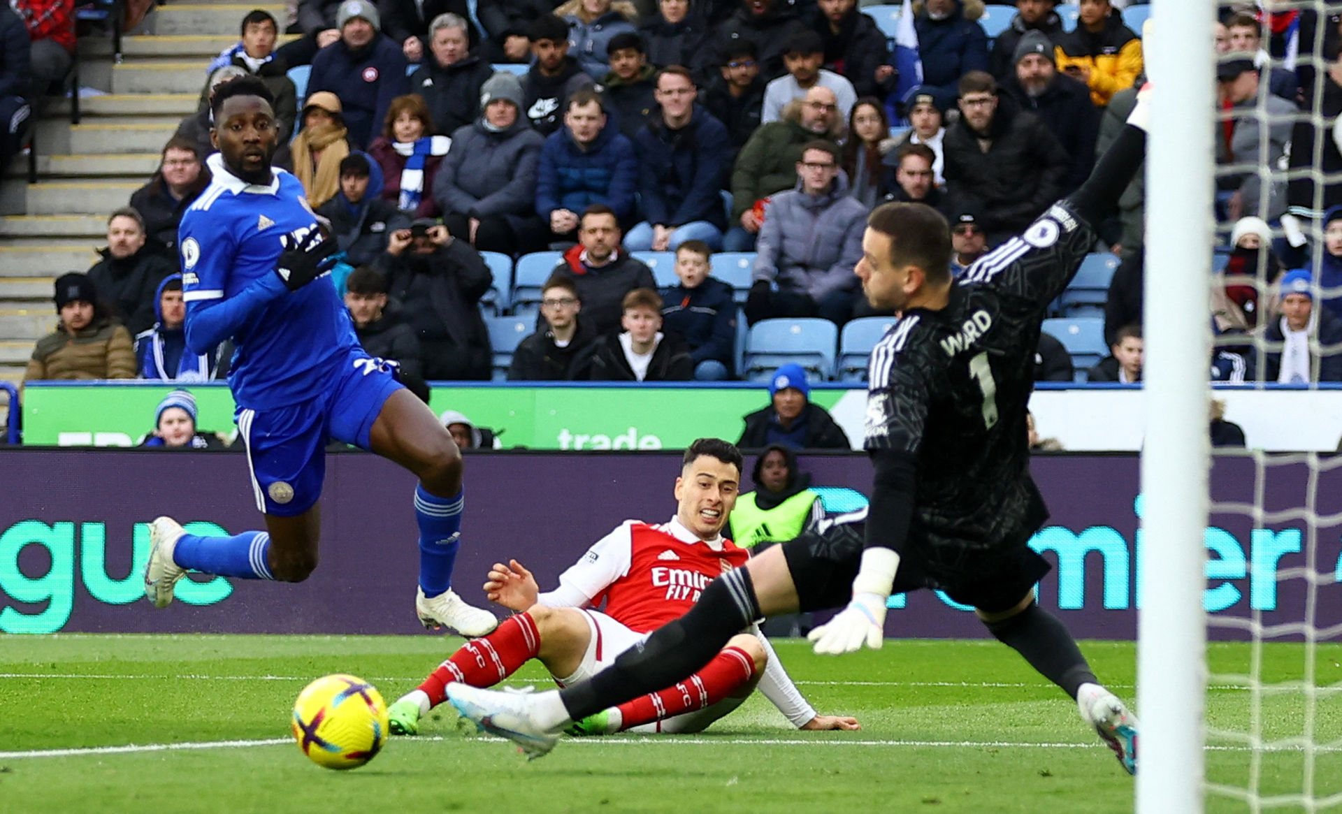 攻占据主动 攻占据主动